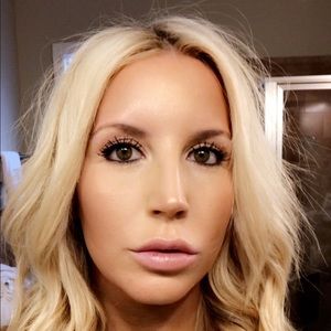 Meet your Posher, Libby